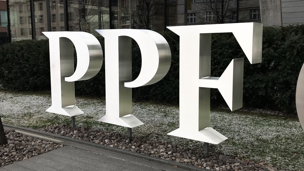 Firma e& koupí polovinu aktiv PPF Telecom ve čtyřech zemích za 52 miliard korun